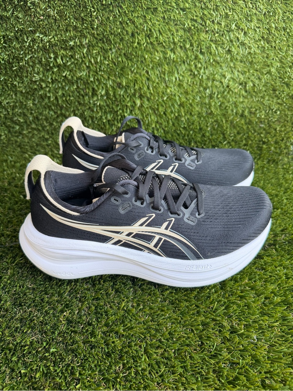 ASICS Gel Nimbus 28 Women’s size 7